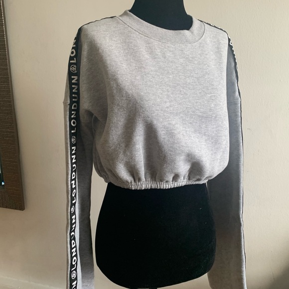 NWT Londunn + Missguided Grey Cropped Sweatshirt - Picture 3 of 5